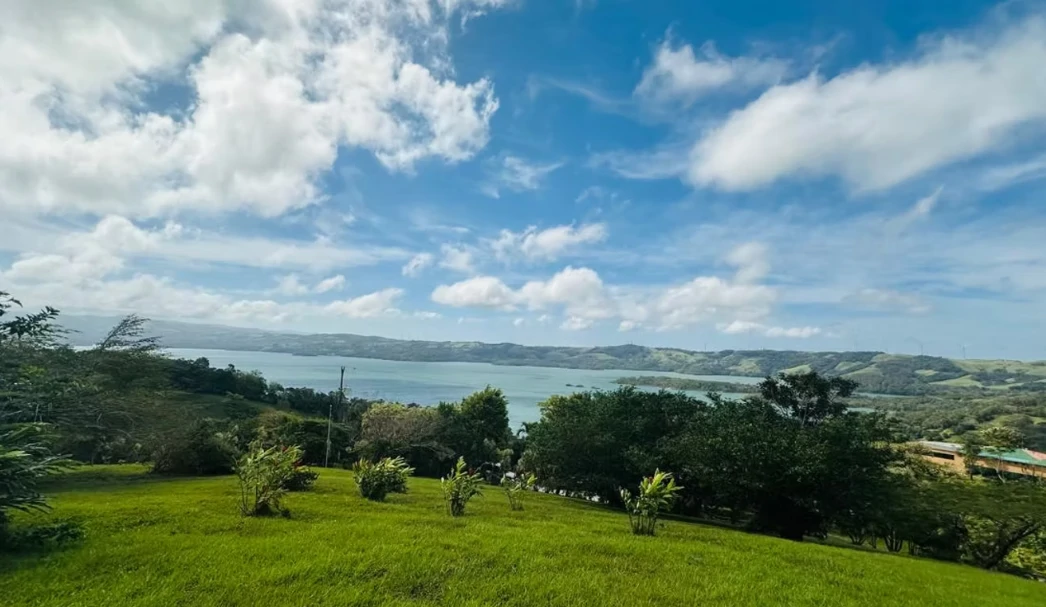 Pura Vida Costa Rica: Lake and Volcano view home, Garage and Guest Apartment - Gallery image 17