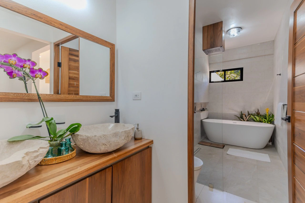 Location,Location, Location – 3-Bedroom Villa Steps from the Beach - photo 10