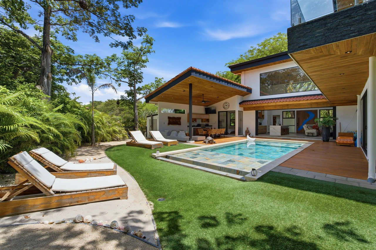 Casa La Ola Perfecta: Luxury 5-Bedroom Home with Pool Near the Beach in Hacienda Pinilla - photo 39