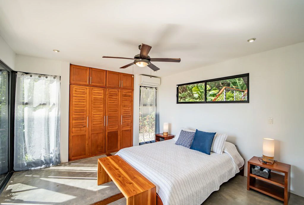 Casa Que Pasa: Exquisite Contemporary Hillside Home in a 1.6-acre Property Overlooking The Pacific Ocean - Enjoy Coastal Living in a Prime Location - Gallery image 13