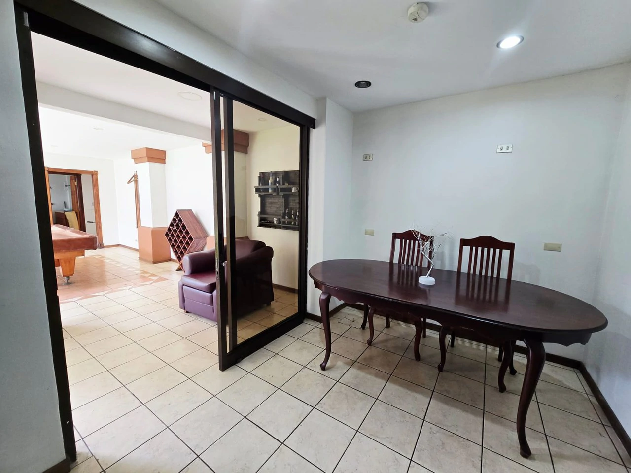LARGE HOUSE FOR SALE IN MERCEDES NORTE, HEREDIA - Gallery image 25