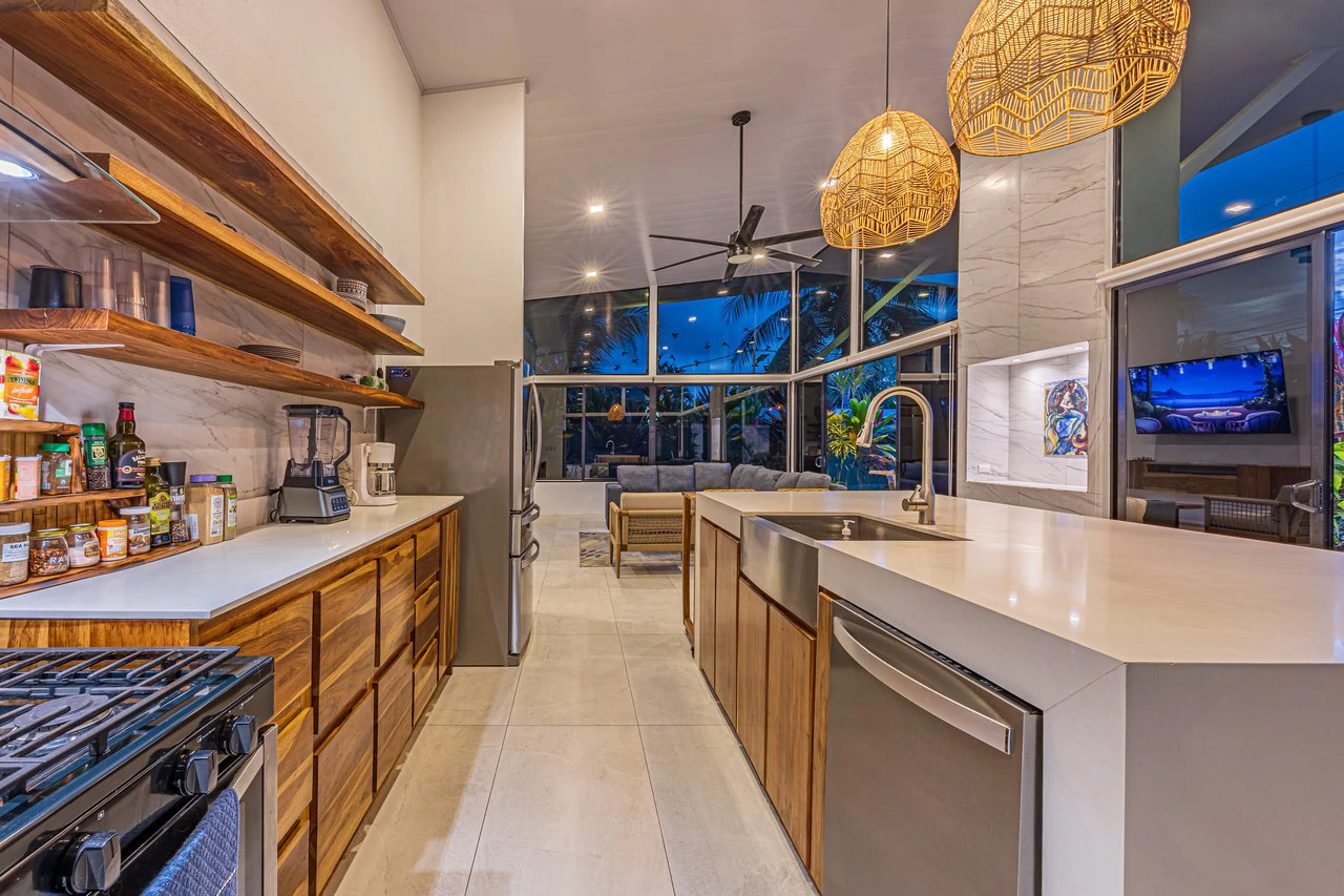 Elegant Tropical Home | 5 Minutes from Marino National Park: Near the Coast House For Sale in Bahía Ballena