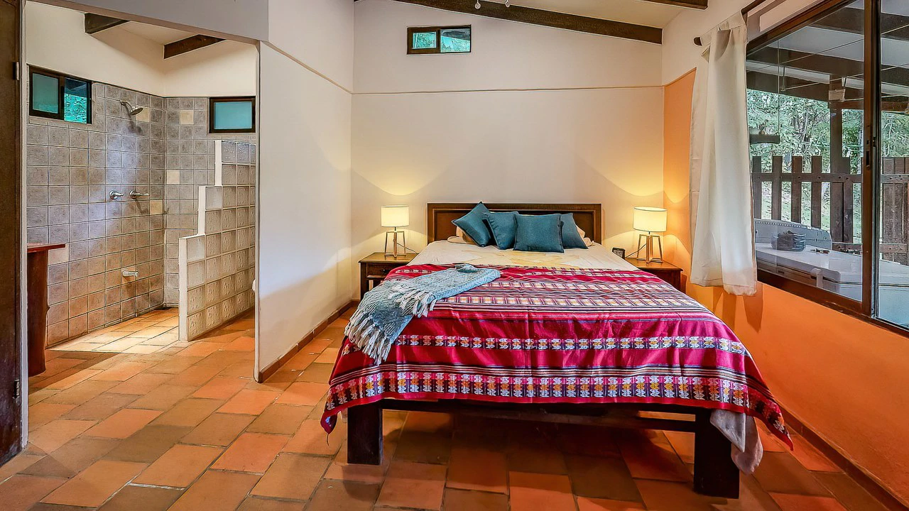A TRANQUIL HAVEN: PRIME INVESTMENT OPPORTUNITY IN UVITA'S LUSH RIVER ENCLAVE: Mountain Hotel/Resort/Hostel For Sale in Uvita - Gallery image 23
