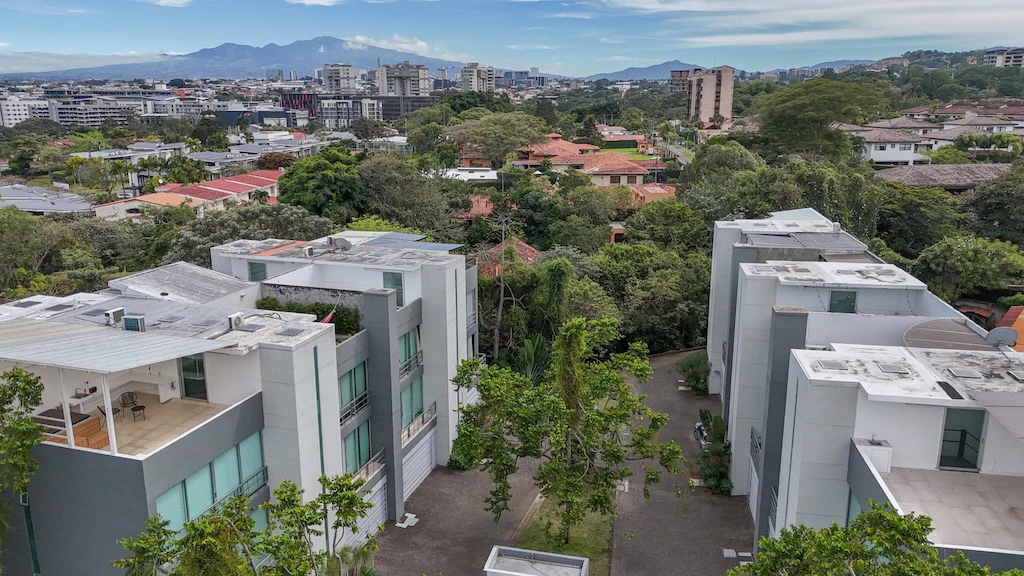 Apartment For Sale in Guachipelín - Gallery image 2