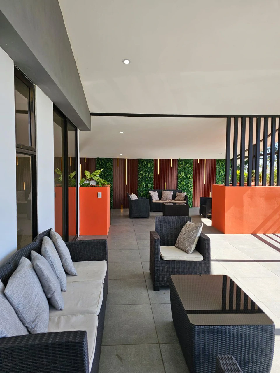 VILLA  AMANDA: Urban Style Home in Rural Setting - Gallery image 17