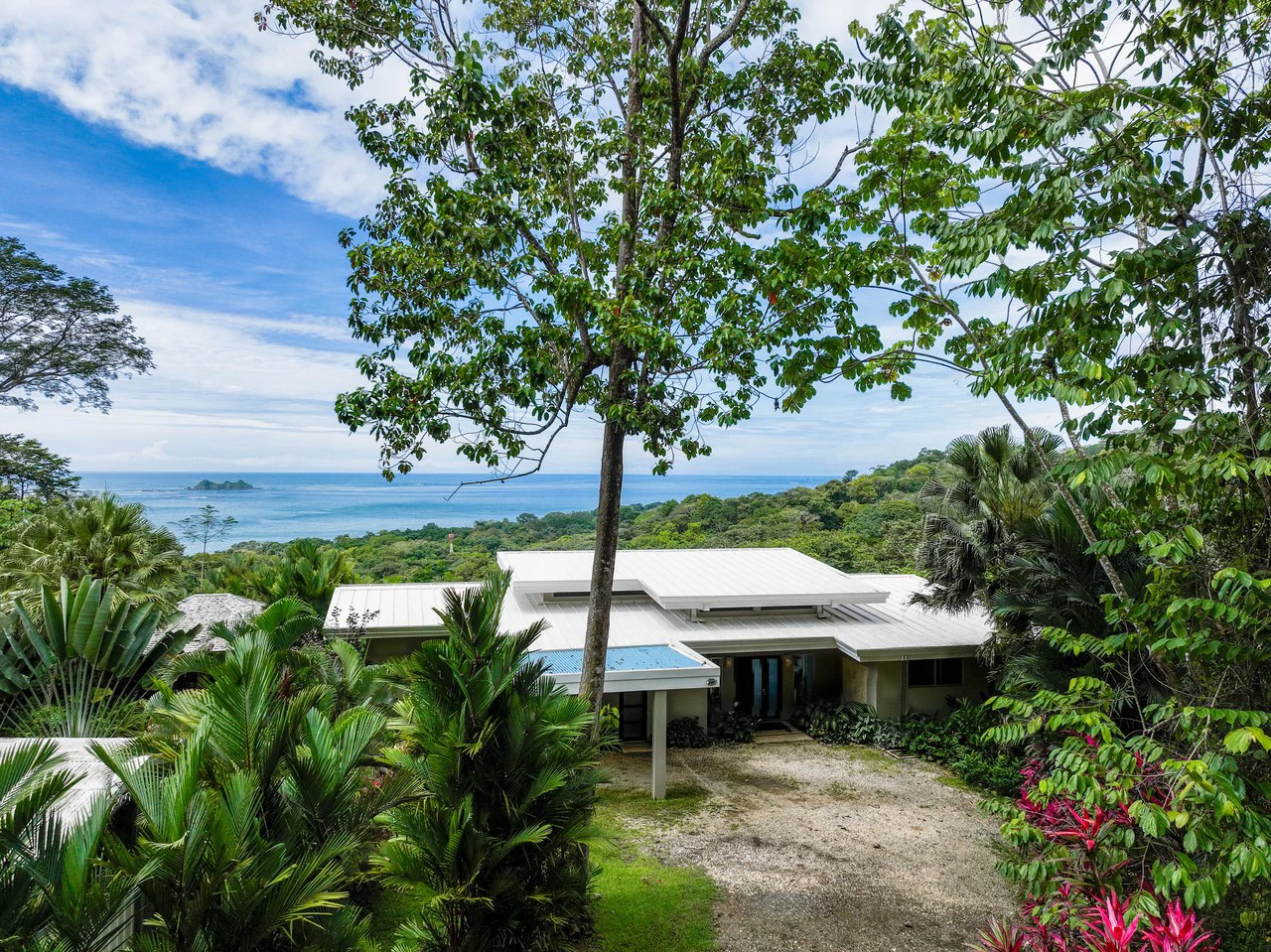 Luxury Villa with Guest House and Ocean Views of Costa Ballena - Gallery image 56