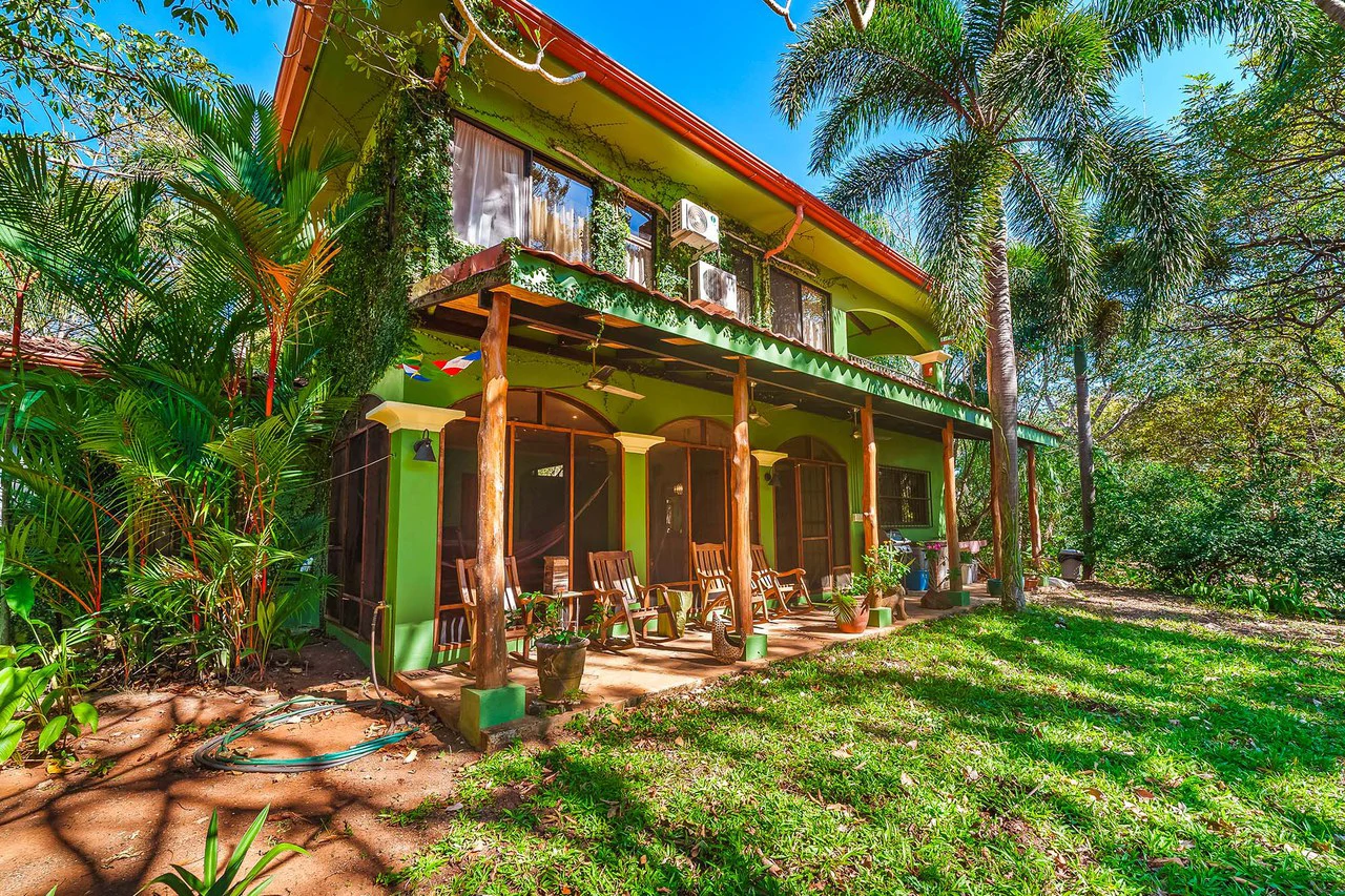 Casa Verde: Charming Family Home in Tierra Pacifica