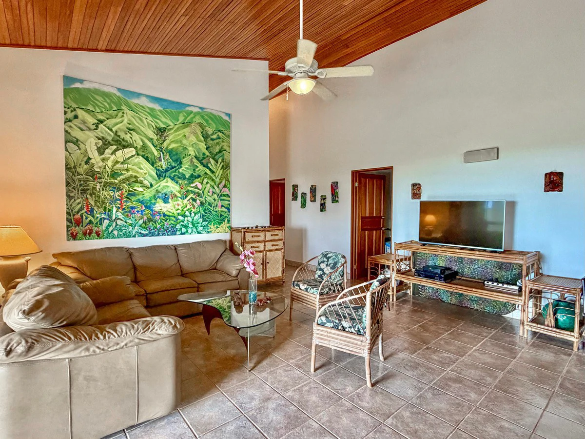3.64 ACRES - 3 Bedroom Home With Expansive Ocean Views, Multiple Areas to Build, Public Road With Commercial Potential, 10min to the Beach!! - Gallery image 21