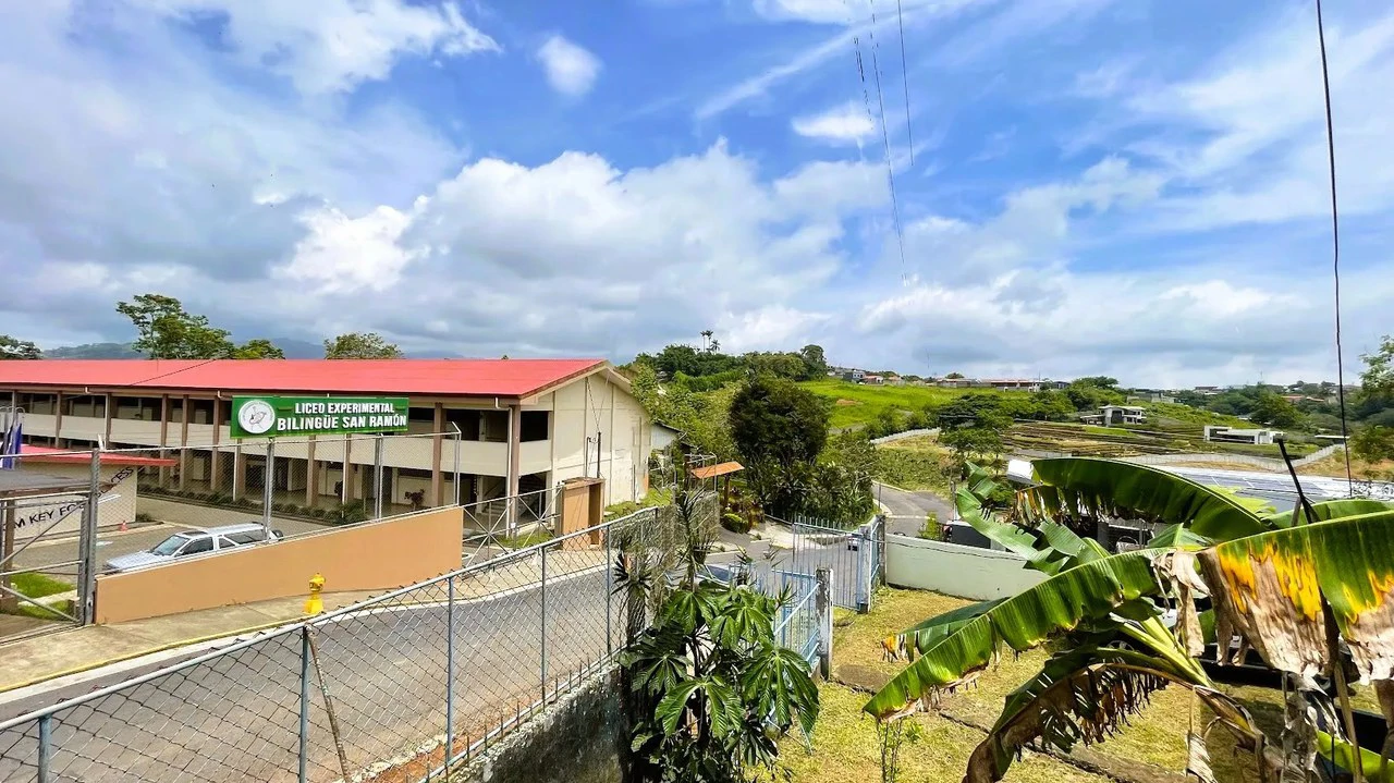 INVESTMENT: HOUSE & LARGE LOT IN SAN ISIDRO, SAN RAMON: House For Sale in San Ramón - Gallery image 6