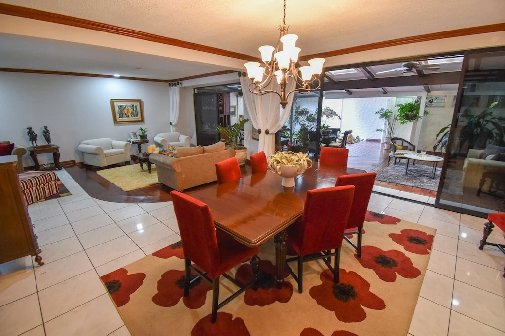 House For Sale in San Antonio - Gallery image 7
