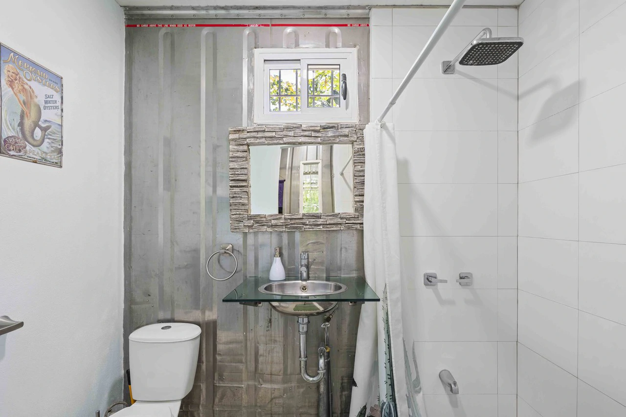 Casa Lemonpaloosa: Very Private Container Home! - Gallery image 13