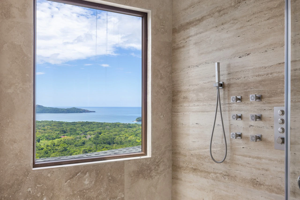 Casa Manta Ray: Indulge in Luxury with Stunning Flamingo Beach Views! - Gallery image 26
