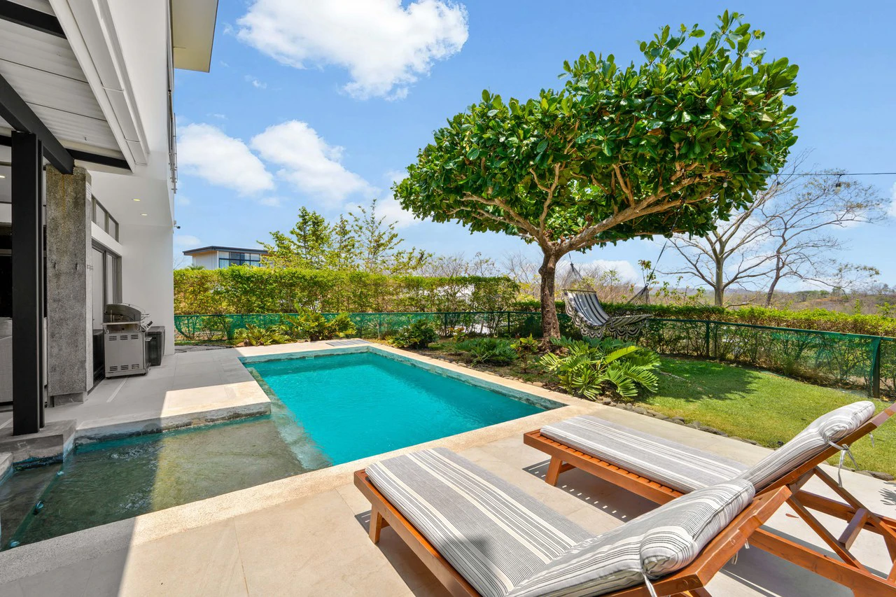 Casa Hijau: Modern Ocean-View Surf Home in Marbella - Gallery image 30