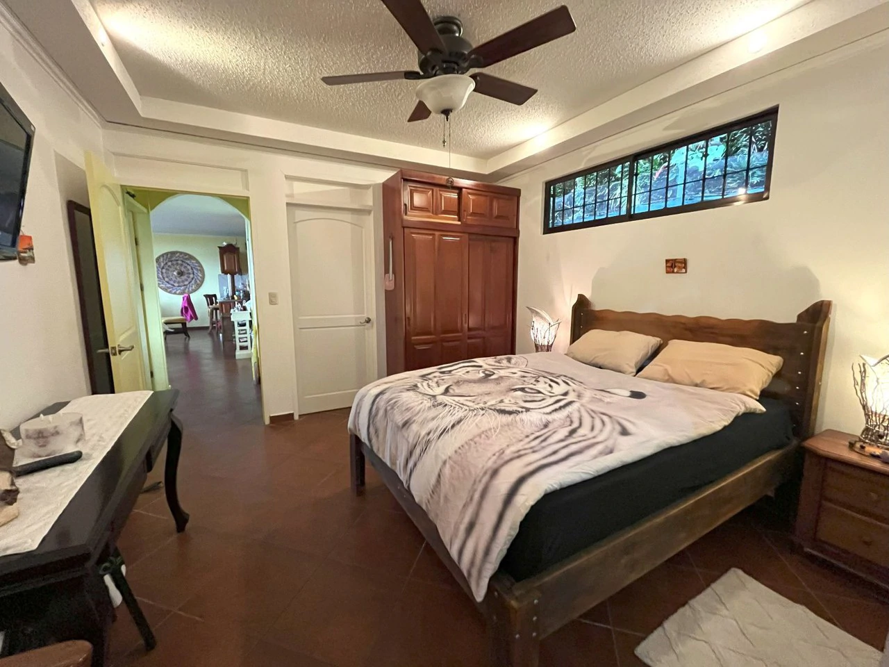 Hillside House with breathtaking Panoramic Valley Views in Santa Bárbara, Heredia: Tranquil Hillside Home - Gallery image 11