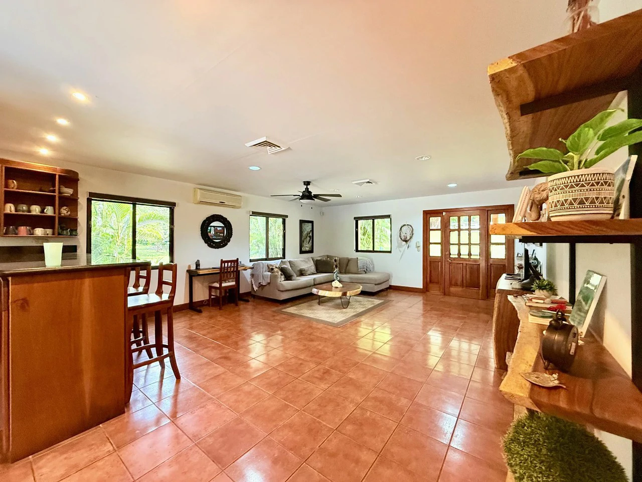 Tropical Villa 519: $629,950 USD Gated Los Delfines Golf & Country Club Beachfront Village. 5 min walk to Swimming beach in Bahia Ballena on the Southern Nicoya Penisula - Gallery image 29