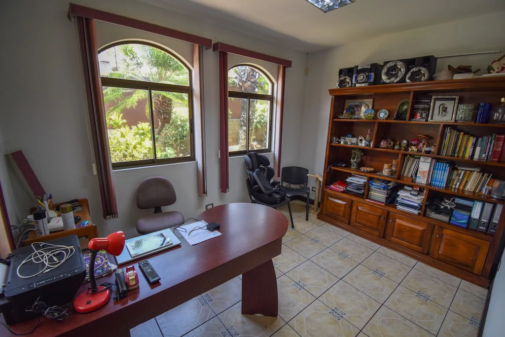 House For Sale in San Rafael - Gallery image 14