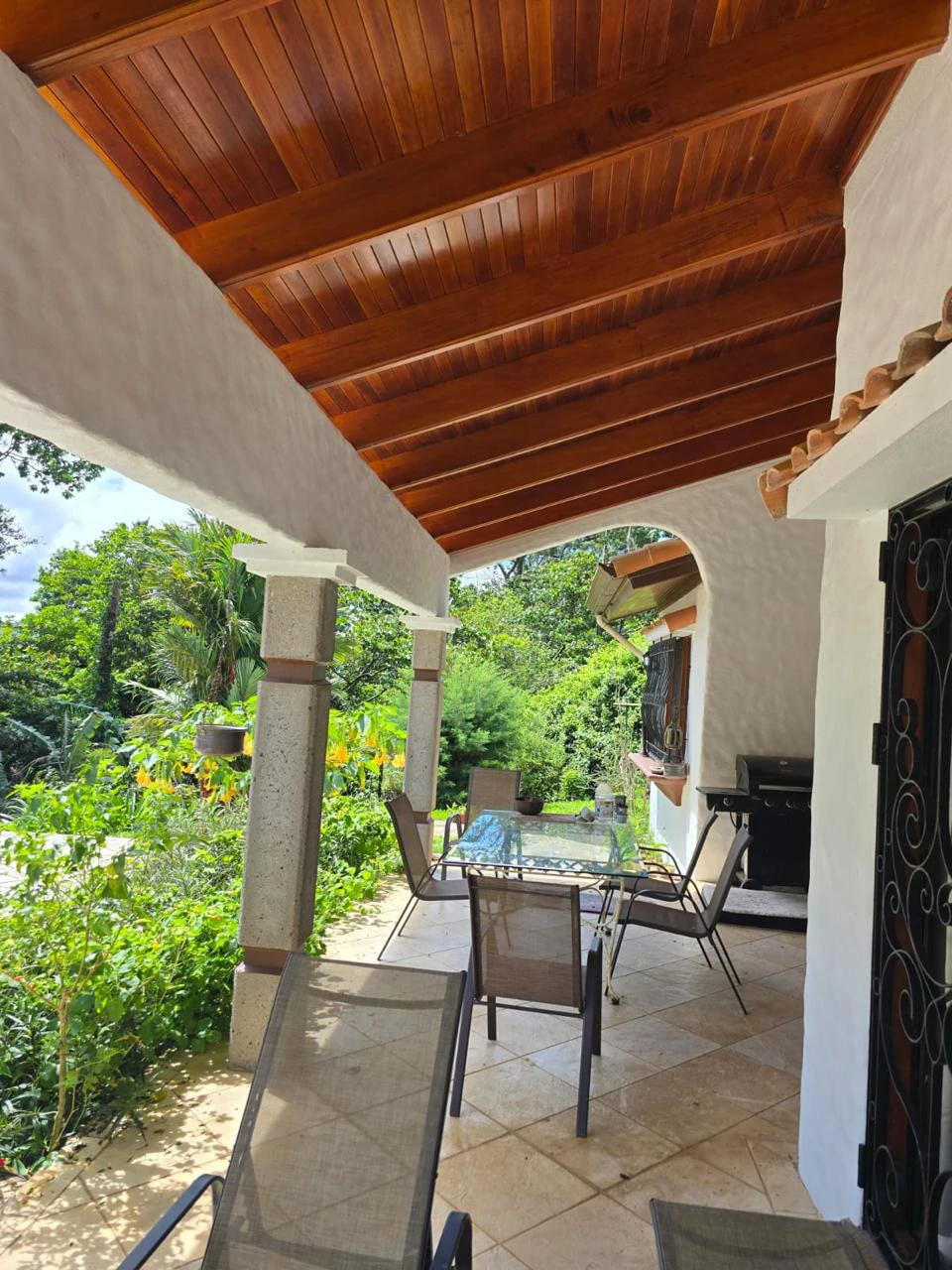 Exceptional Lakefront Estate with Two Homes in Arenal, Costa Rica - Gallery image 2