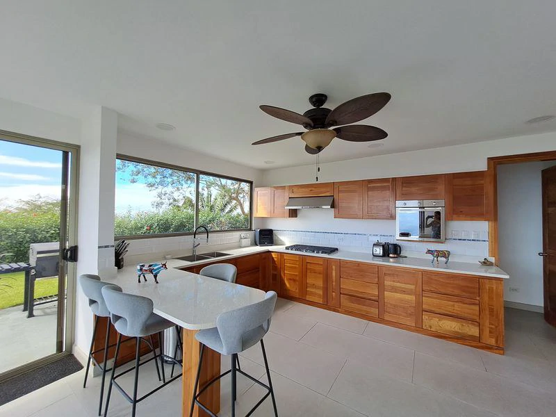 Casa Ying Yang: Modern Elegance with Panoramic Ocean Views, Infinity Pool, and Casita, close to Carrillo Beach - Gallery image 11