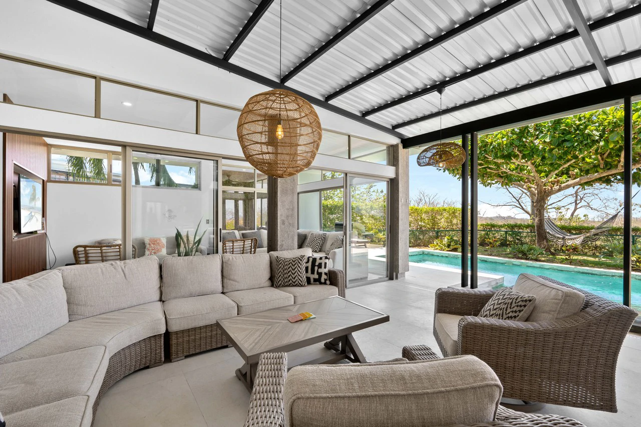 Casa Hijau: Modern Ocean-View Surf Home in Marbella - Gallery image 4