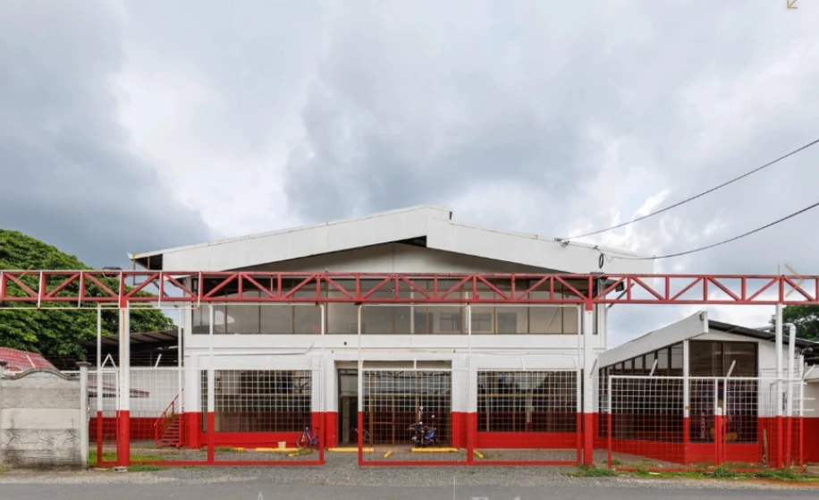 Warehouse: Commercial Bodega with Easy Access! - photo 10