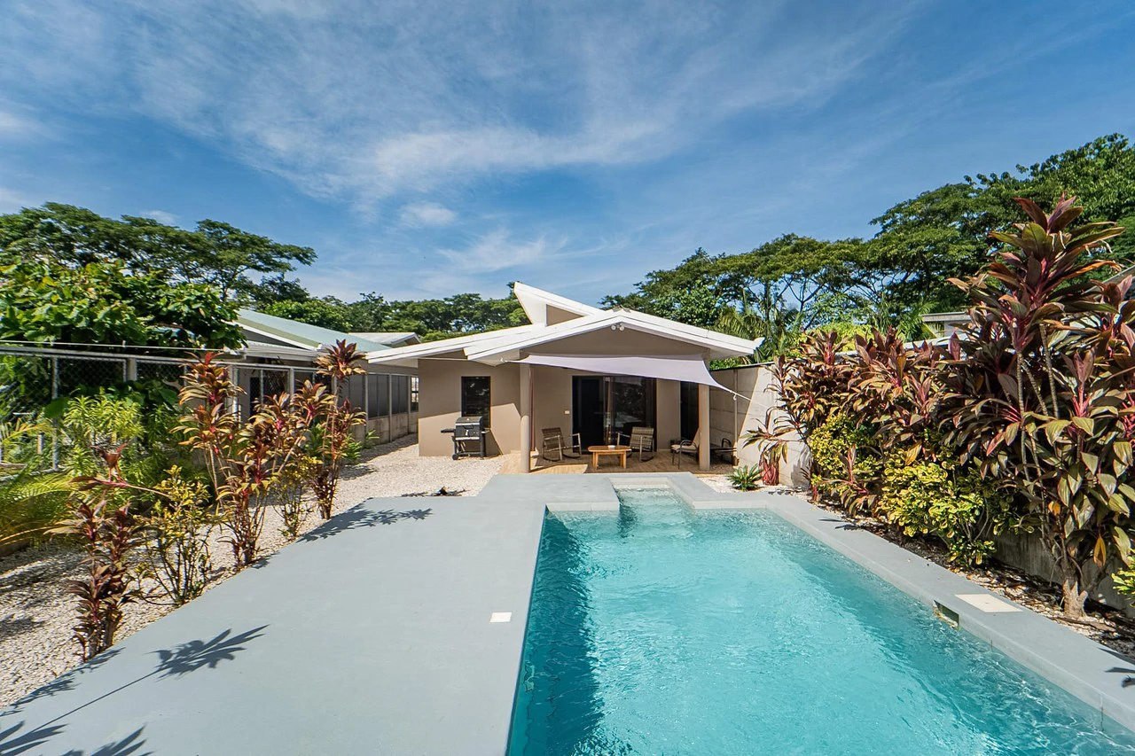 Casa León: Charming 3BR Home w Pool in Town - photo 2
