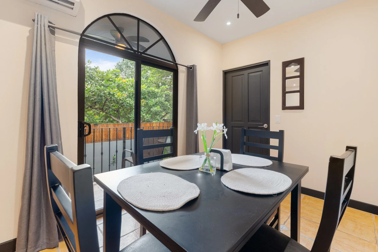 Laughing Gecko Suites: Beach Suites / Boutique Hotel For  Sale - Gallery image 19