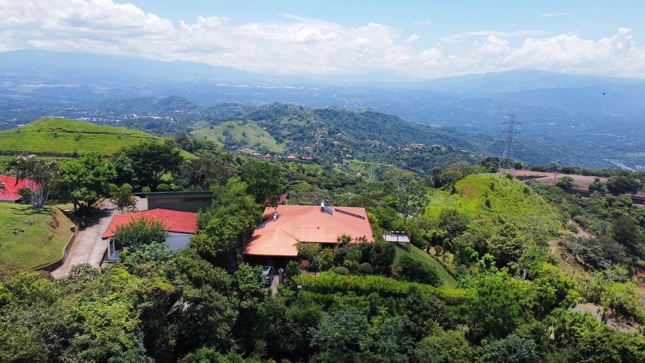 Casa Pristine Elegance: A Rare Costa Rican Estate with Unobstructed City-to-Ocean Views!