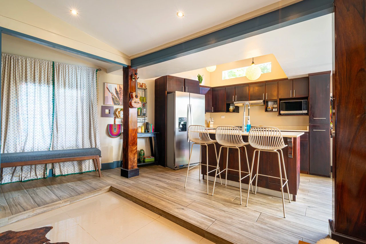 3 Bed Main Home with Two Rental Villas, Walk to Beach in Uvita! Fantastic Location! - Gallery image 18