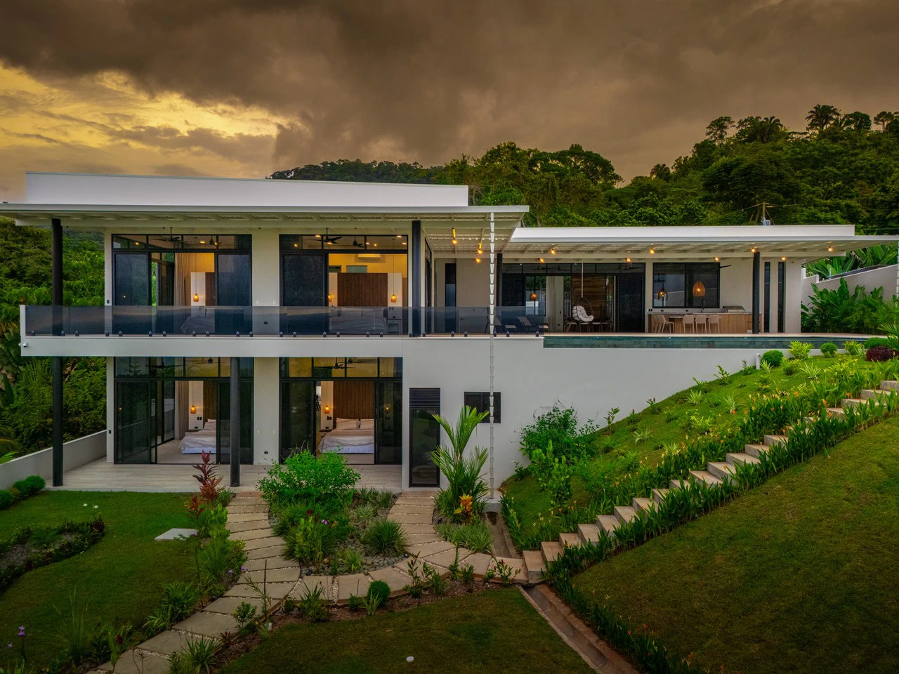 Lion's Gate Sunset Estate - Gallery image 20