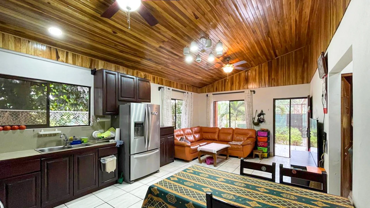Discover Your New Home in Atenas, Costa Rica: The Best Climate in the World and a Strategic Location - Furnished - Gallery image 6