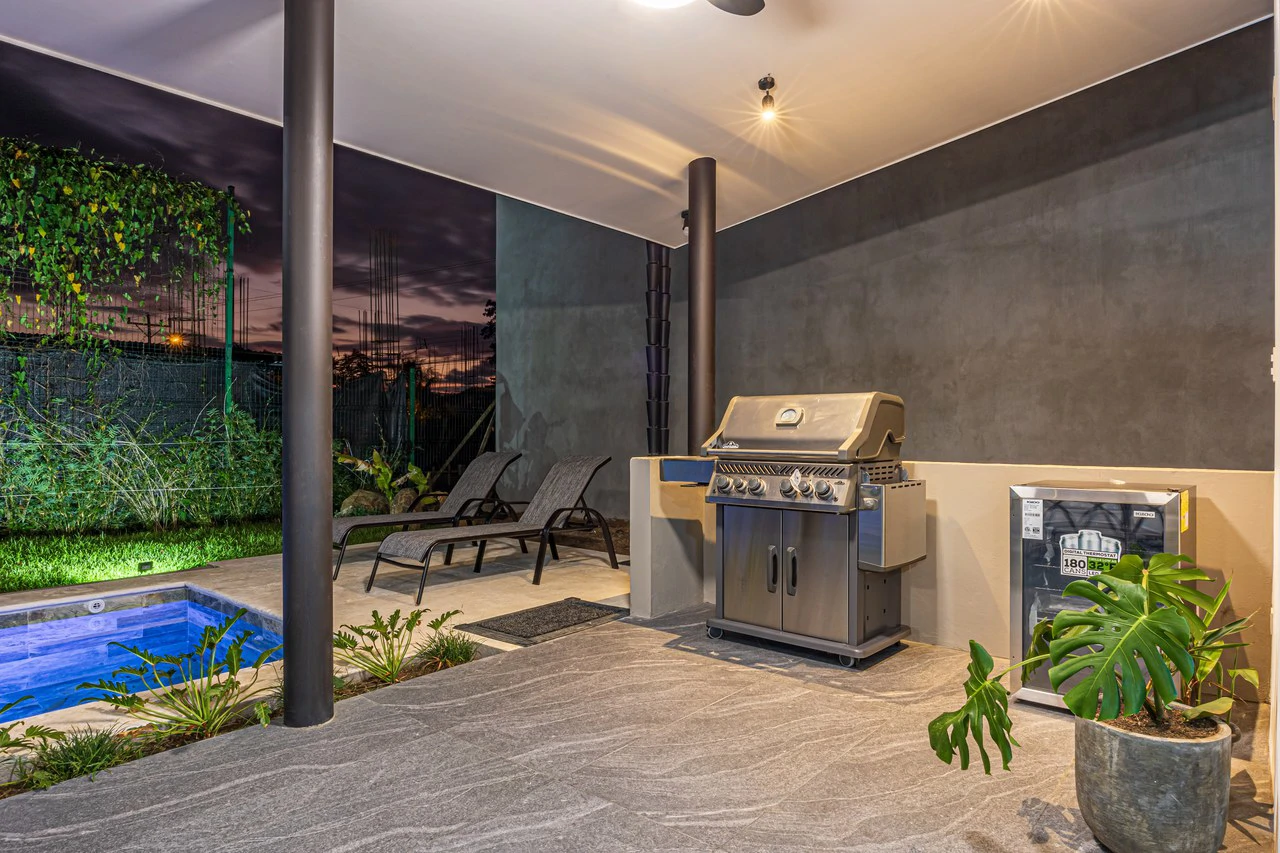 STYLISH 3 BED, 3 BATH BRAND NEW VILLA IN UVITA.: Mountain Villa For Sale in Uvita - Gallery image 4