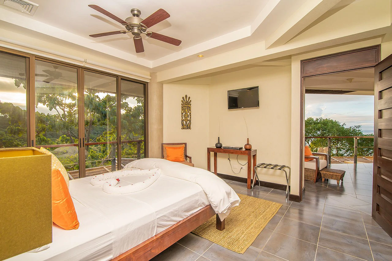 Villa Perezoso - 4 homes combined into 1: Mountain House For Sale in Manuel Antonio - Gallery image 14
