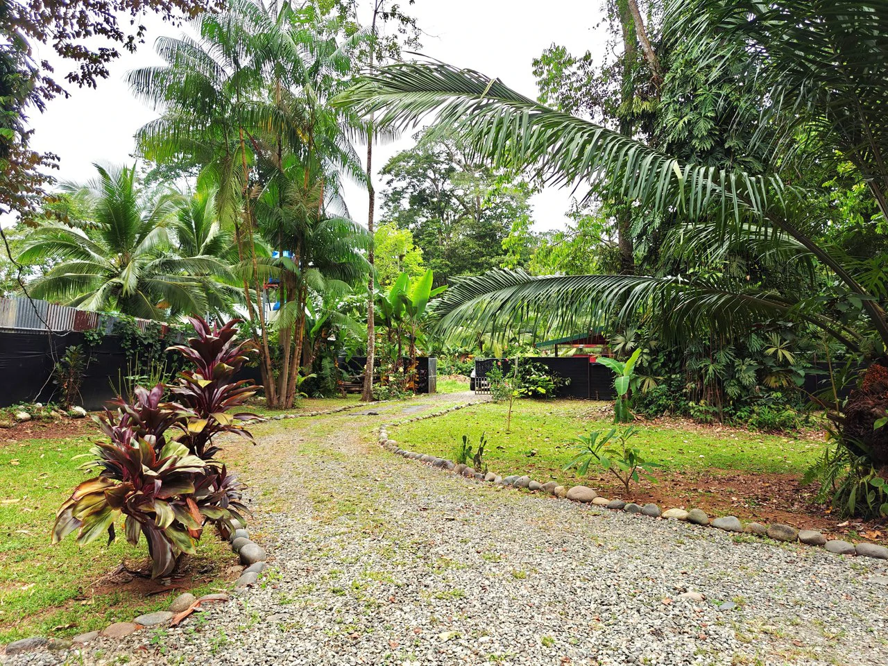 Authentic Caribbean Charmer for Sale in Playa Negra, Puerto Viejo: Traditional Caribbean Wooden Home in Playa Negra on 2600 sqm Lot - Gallery image 16