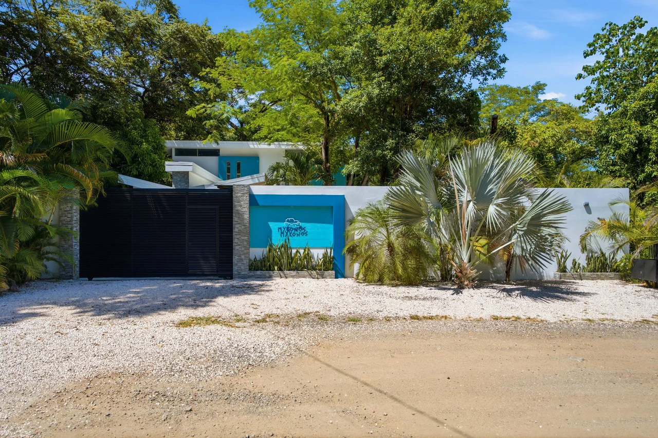 Casa Mykonos: Modern Coastal Living with Private Pool in Surfside Playa Potrero - photo 31