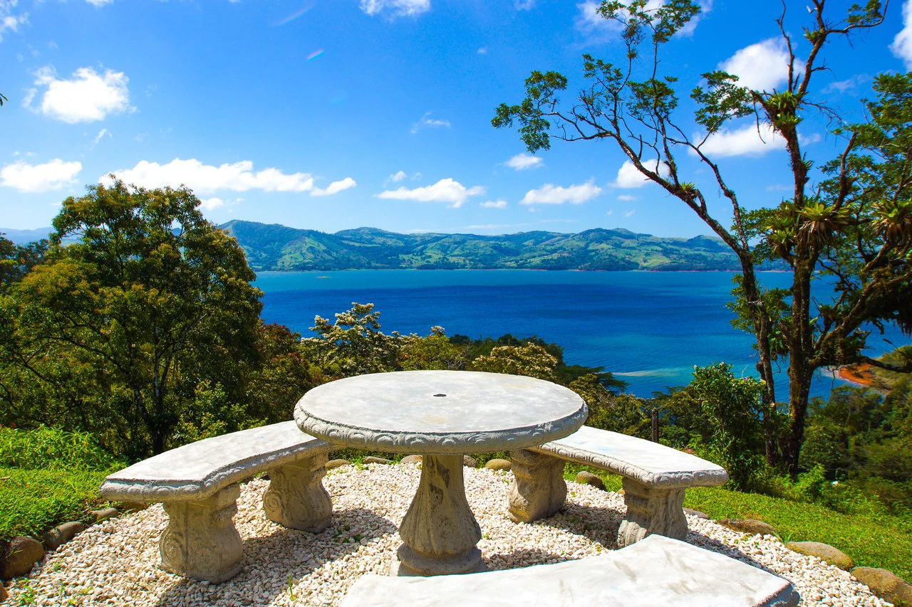 Luxury Vacation Rental Villas for Sale with Amazing Views of Lake Arenal - Gallery image 3