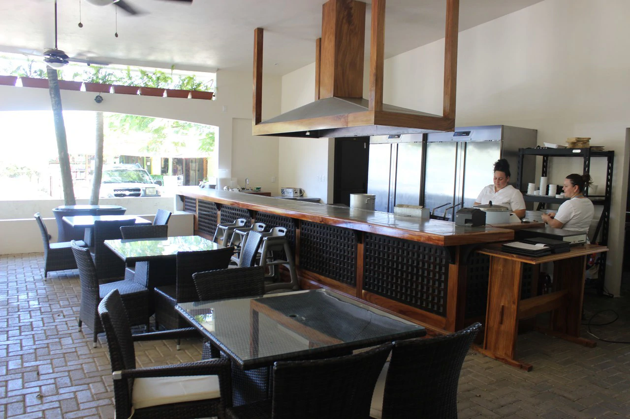 PATRONS, Event Centre, Bar, Restaurant, Offices, Retail Stores, and MORE in Dominical: The single biggest venue in the area! - Gallery image 11