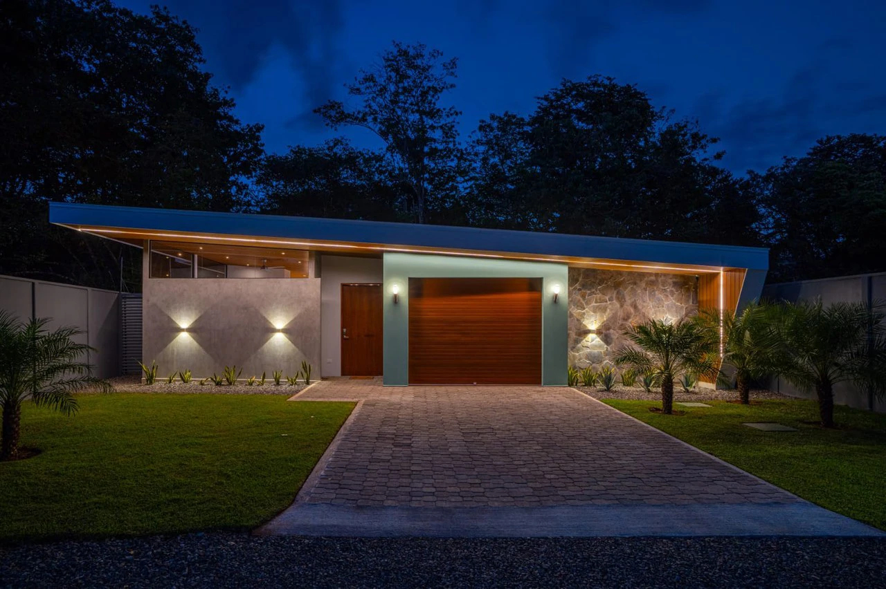 Amazing New Villa Cayman: Solar Powered and Walk to the Beach in Uvita! - Gallery image 18