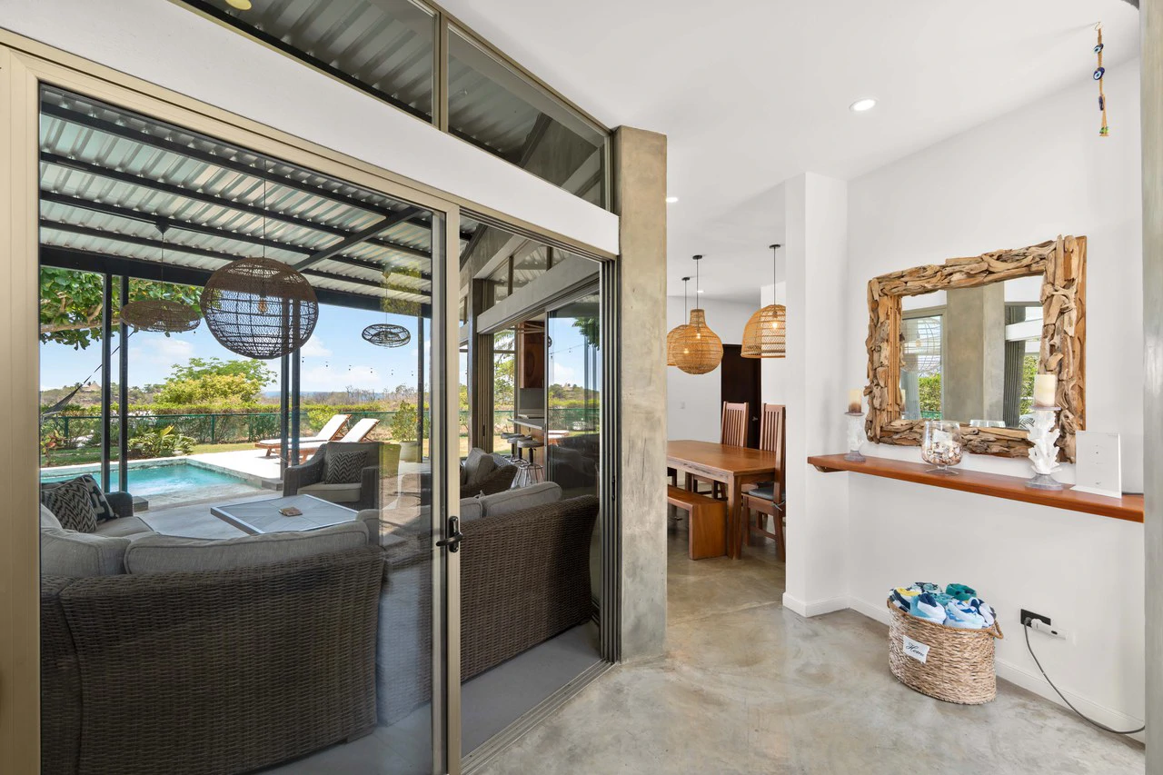 Casa Hijau: Modern Ocean-View Surf Home in Marbella - Gallery image 16