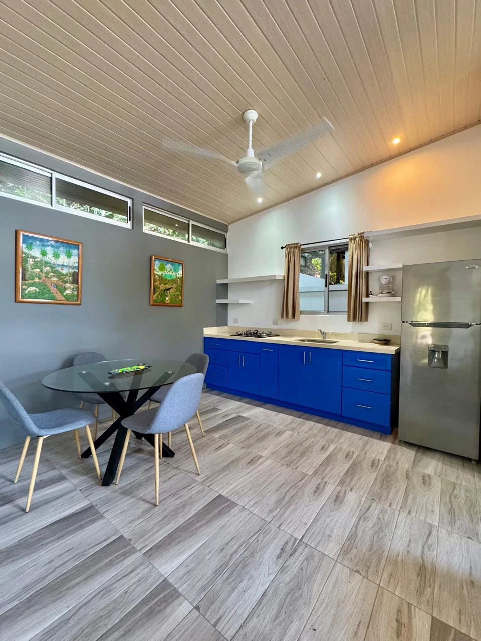 1.42 ACRES – 4 Bedrooms 2 Story Ocean-View Home With 2 Bedroom Guest House In Premium Beach Community, Walk to the Beach! - Gallery image 34
