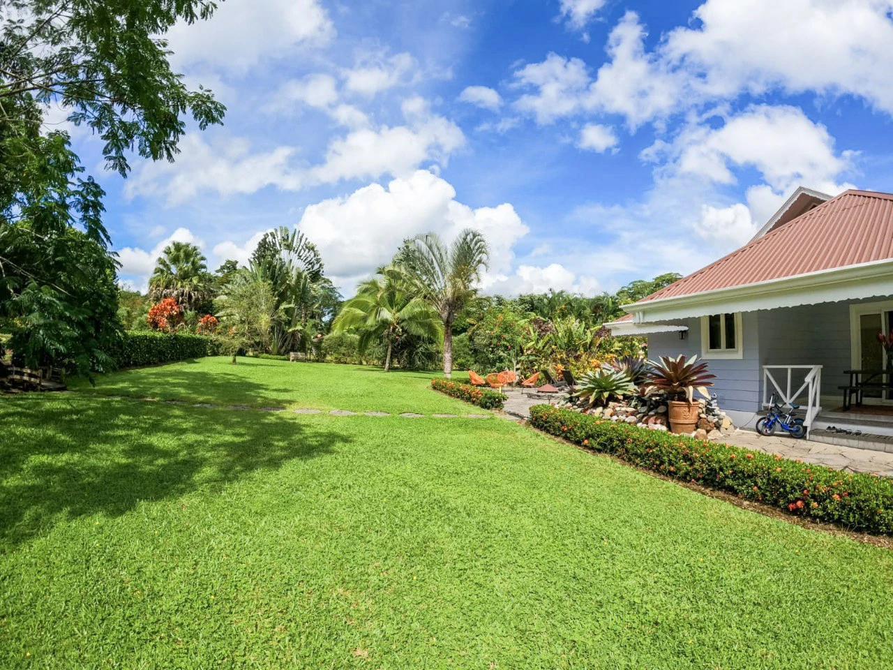 Beautiful Home for Sale with its own Natural Paradise - Gallery image 19