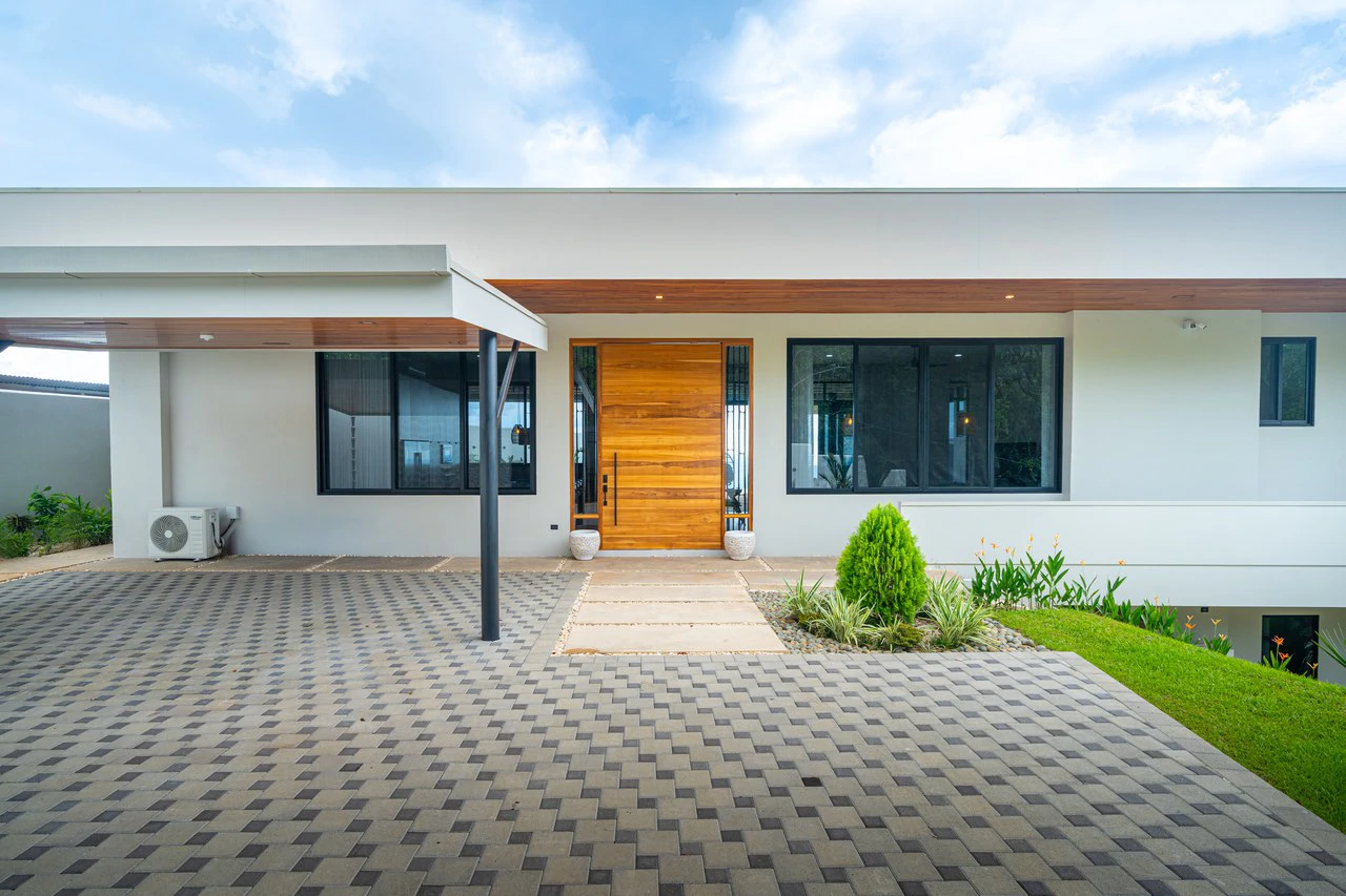 Lion's Gate Sunset Estate - Gallery image 72