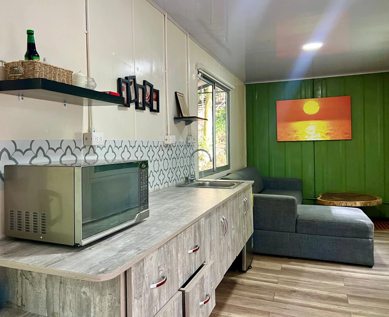 Propiedad de Alta Rentabilidad con Uso Mixto en Playa Hermosa: Income-Producing Ocean View Property in Playa Hermosa, Santa Teresa – 1.8 Acres with Mixed-Use Zoning, Prime Location, and Proven Rental  - Gallery image 2