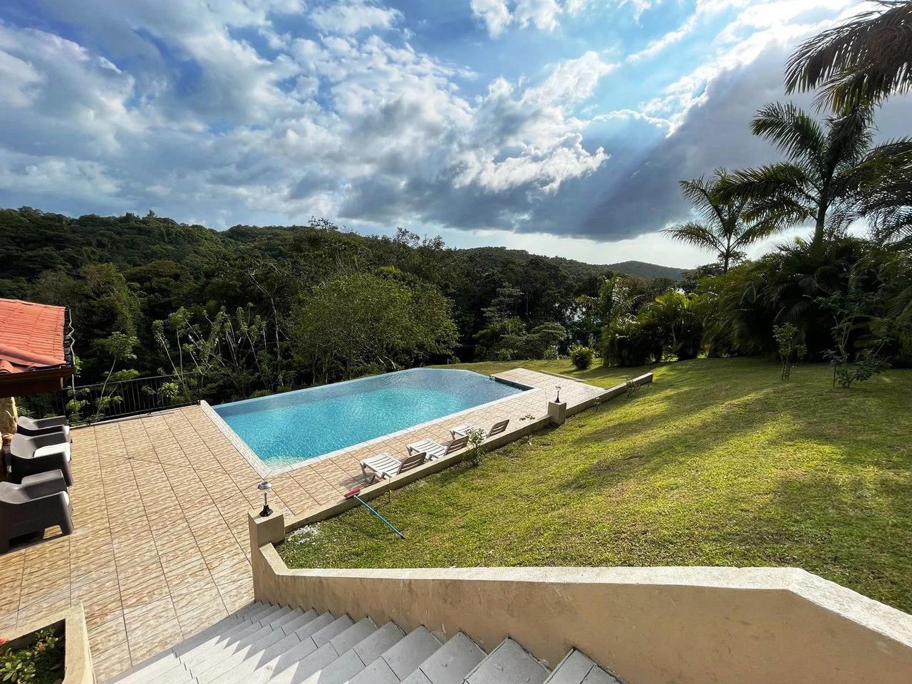 VILLA CANASOL : Lake View Home with Pool, Garage and Workshop - Gallery image 6