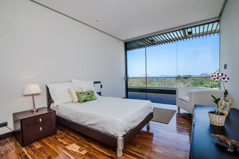 1st Floor, Unit 4.3: Modern luxury residence for sale, with views of the sea and the Marina - Gallery image 2