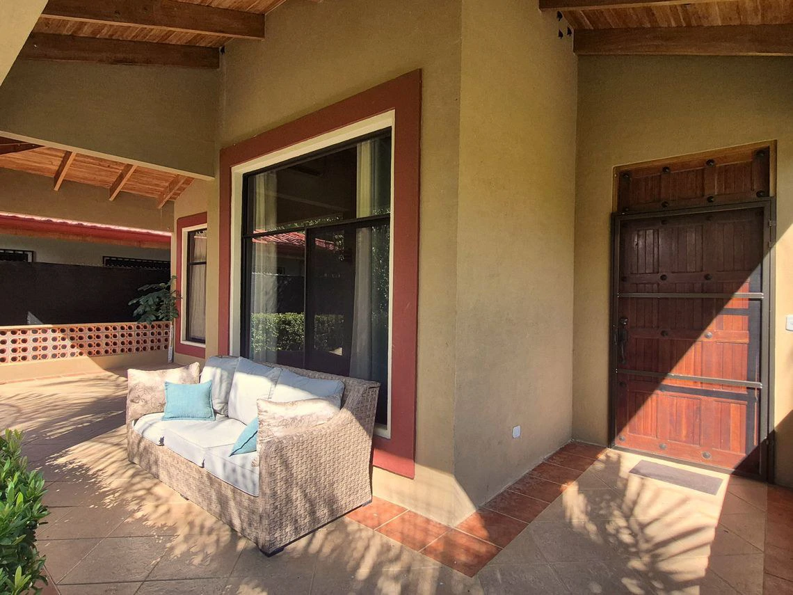 Casa Ora: Price Reduction - Charming Renovated Home with Expansion Potential, Close to All Amenities. - Gallery image 6