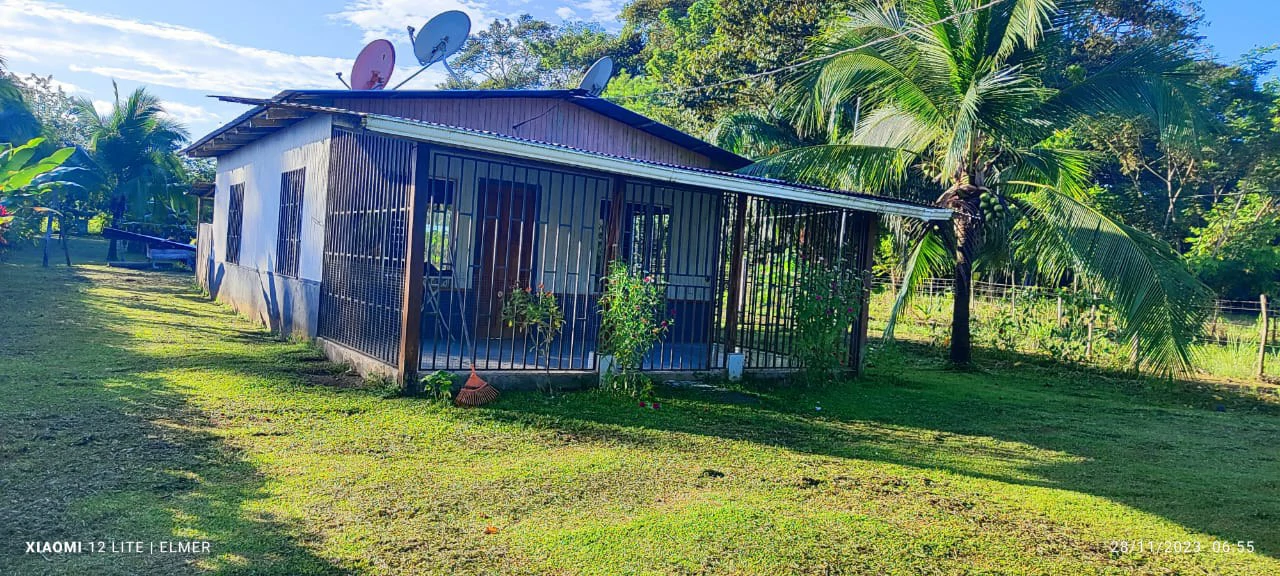 Small Wood House in Cañaza | A Charming Piece of Costa Rican Paradise - Gallery image 13