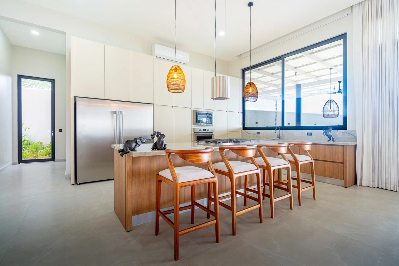 Lion's Gate Sunset Estate - Gallery image 76
