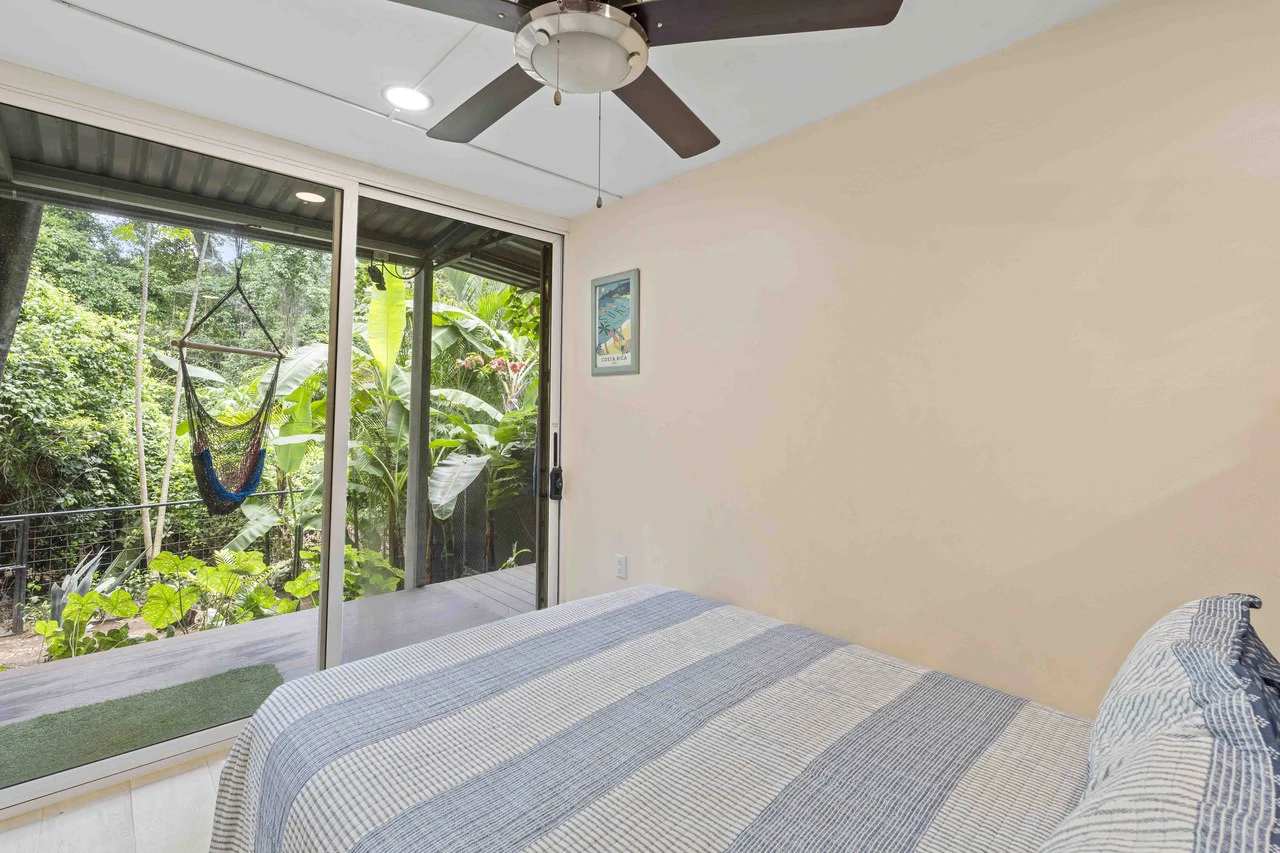 Casa Lemonpaloosa: Very Private Container Home! - Gallery image 16