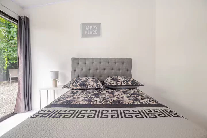 Butterfly Wings House 3 Bed 2 Bath Walking Distance To Town - Gallery image 23