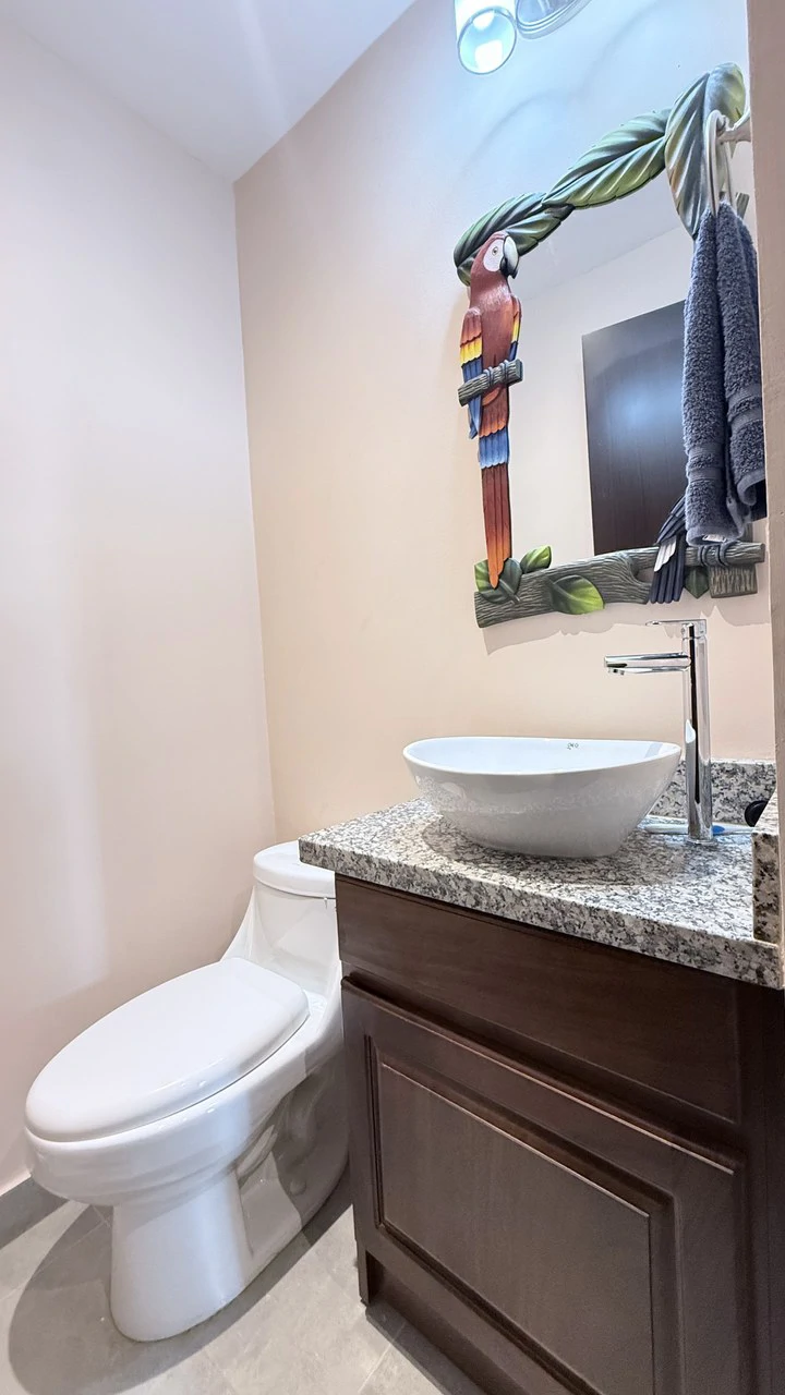 Unique Oversized Lot Home in Ciudad del Mar with 4 Covered Parking - Gallery image 13
